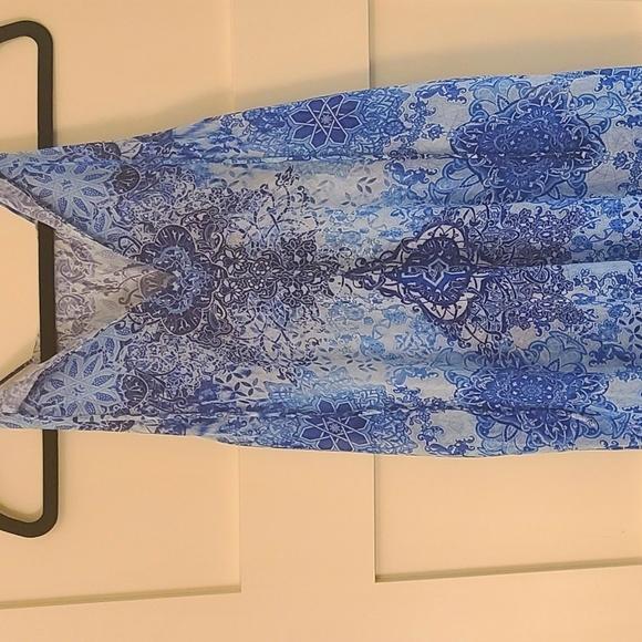 Dress - Picture 1 of 4